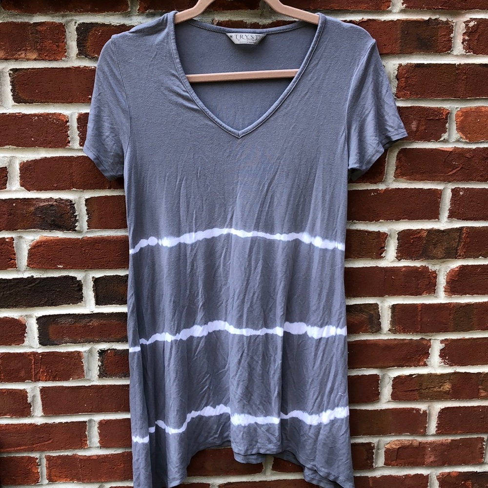 NWOT grey and white t-shirt